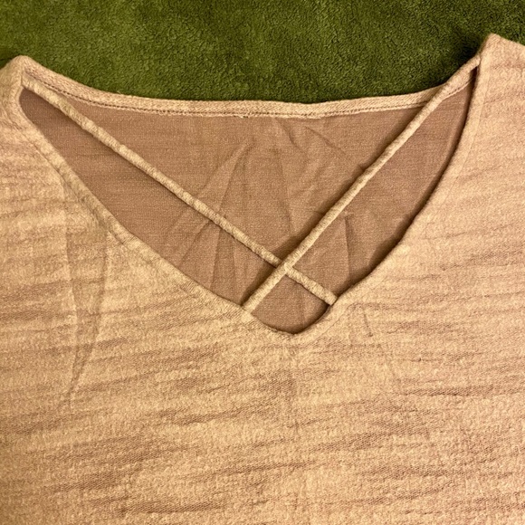 American Eagle Purple V Neck Top - Picture 2 of 3